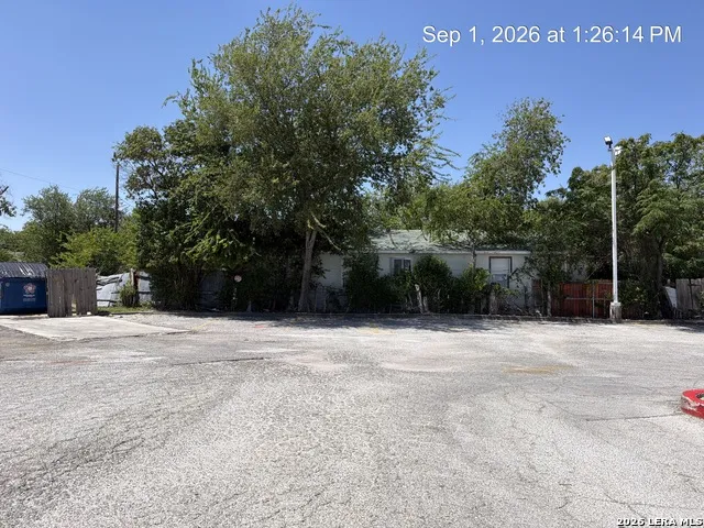 4406 W Commerce San Antonio, TX 78237