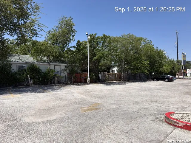 4406 W Commerce San Antonio, TX 78237