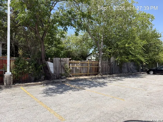 4406 W Commerce San Antonio, TX 78237
