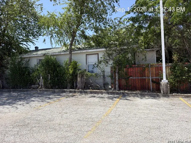 4406 W Commerce San Antonio, TX 78237