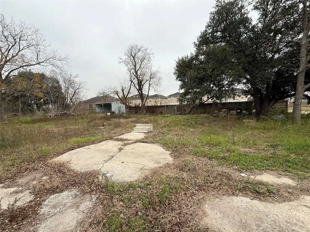 509 Solomon Brookshire, TX 77423
