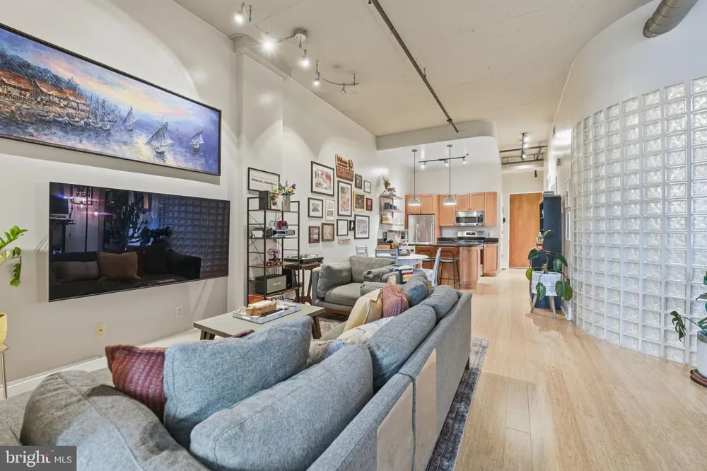 2328 CHAMPLAIN STREET NW #302 Washington, DC 20009