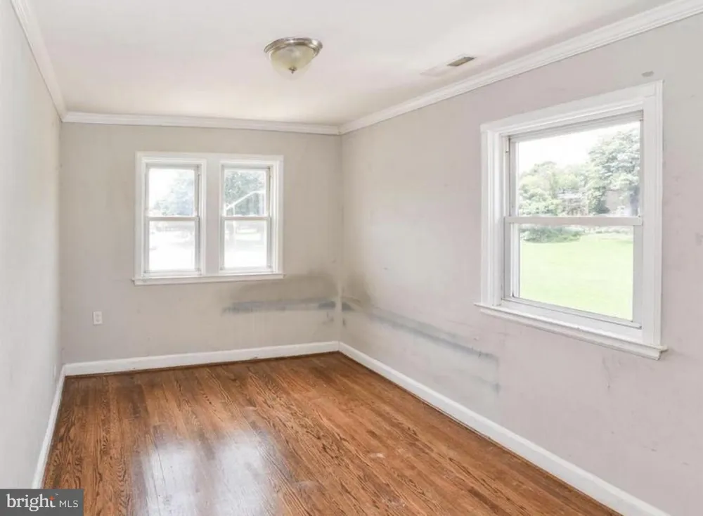2565 HARLEM AVENUE Baltimore, MD 21216