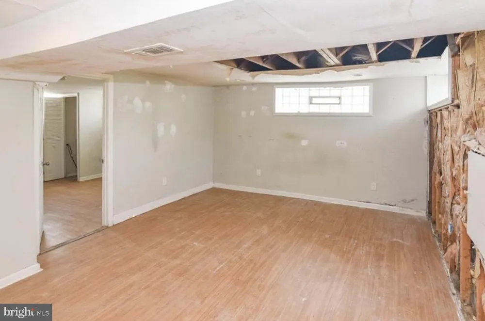 2565 HARLEM AVENUE Baltimore, MD 21216