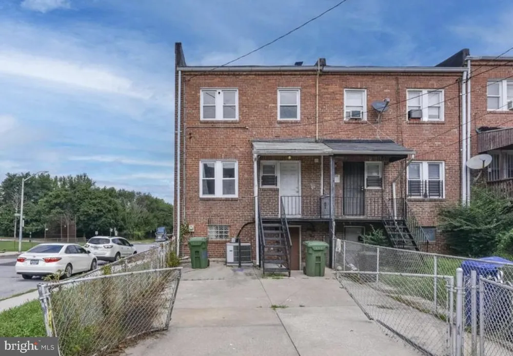2565 HARLEM AVENUE Baltimore, MD 21216