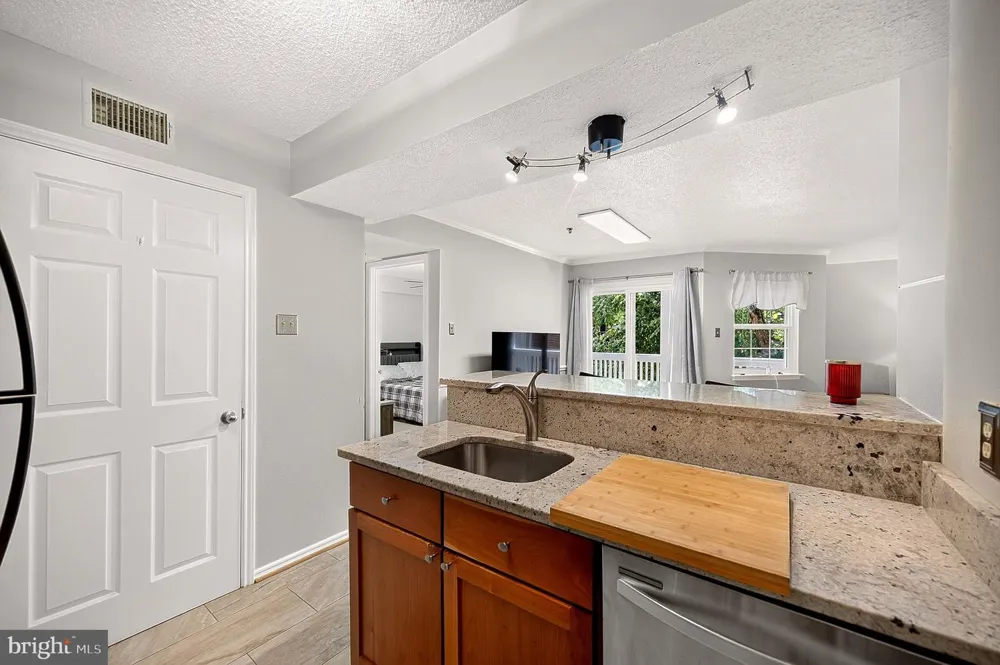 1504 LINCOLN WAY #216 Mclean, VA 22102