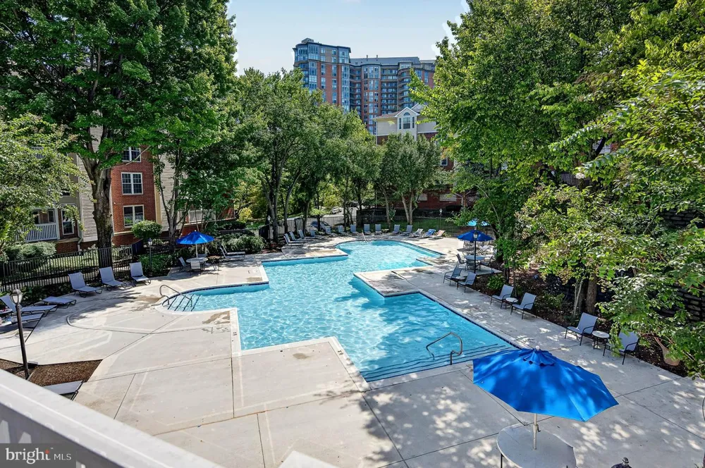 1504 LINCOLN WAY #216 Mclean, VA 22102