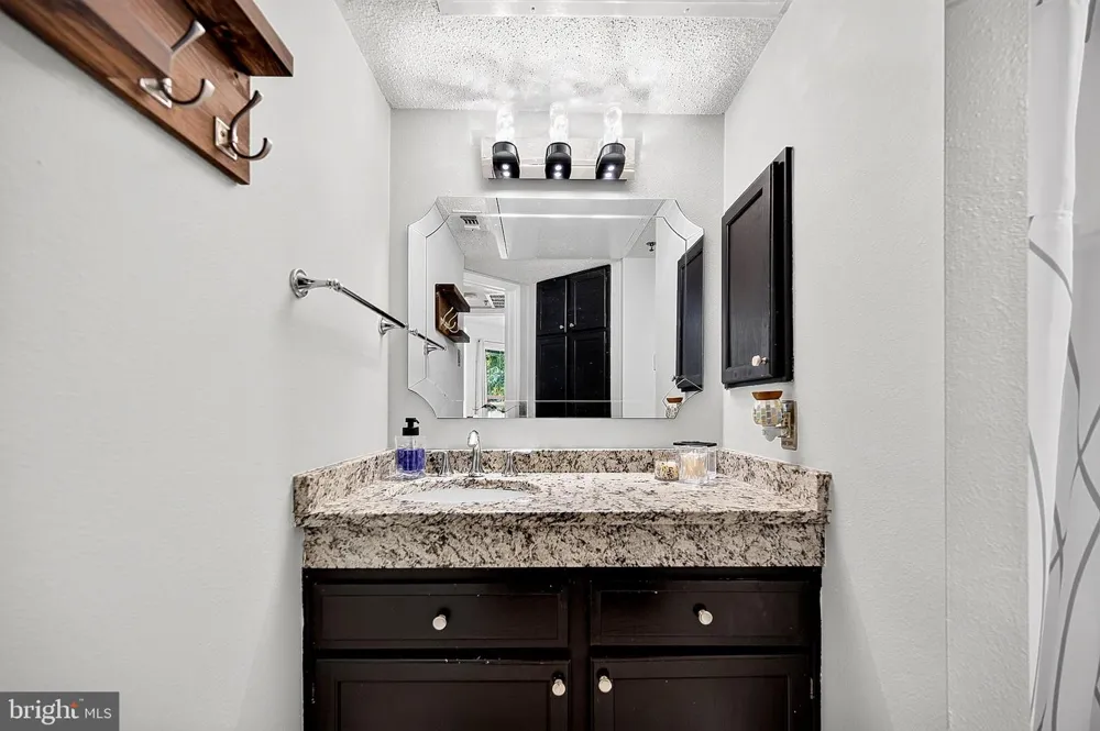 1504 LINCOLN WAY #216 Mclean, VA 22102