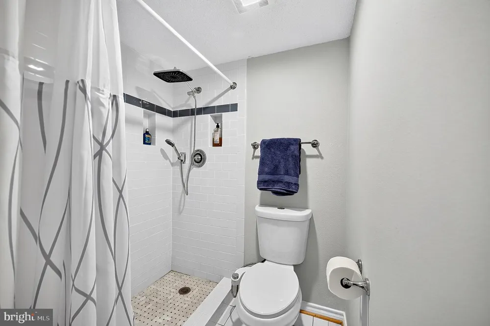 1504 LINCOLN WAY #216 Mclean, VA 22102