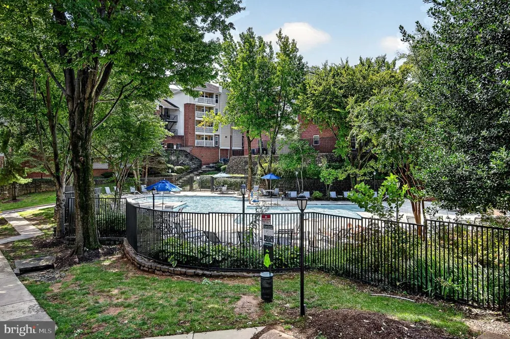 1504 LINCOLN WAY #216 Mclean, VA 22102