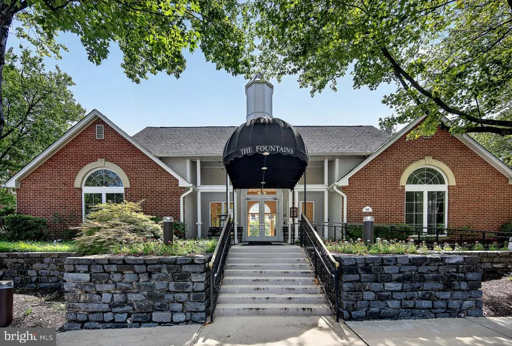 1504 LINCOLN WAY #216 Mclean, VA 22102