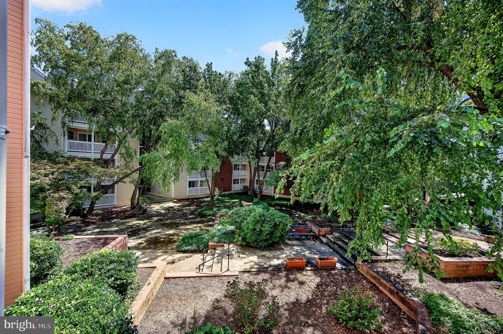 1504 LINCOLN WAY #216 Mclean, VA 22102