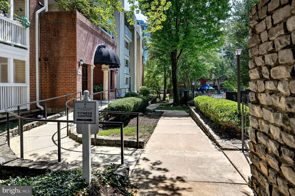 1504 LINCOLN WAY #216 Mclean, VA 22102