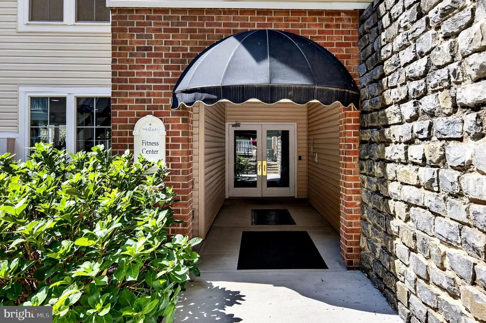 1504 LINCOLN WAY #216 Mclean, VA 22102
