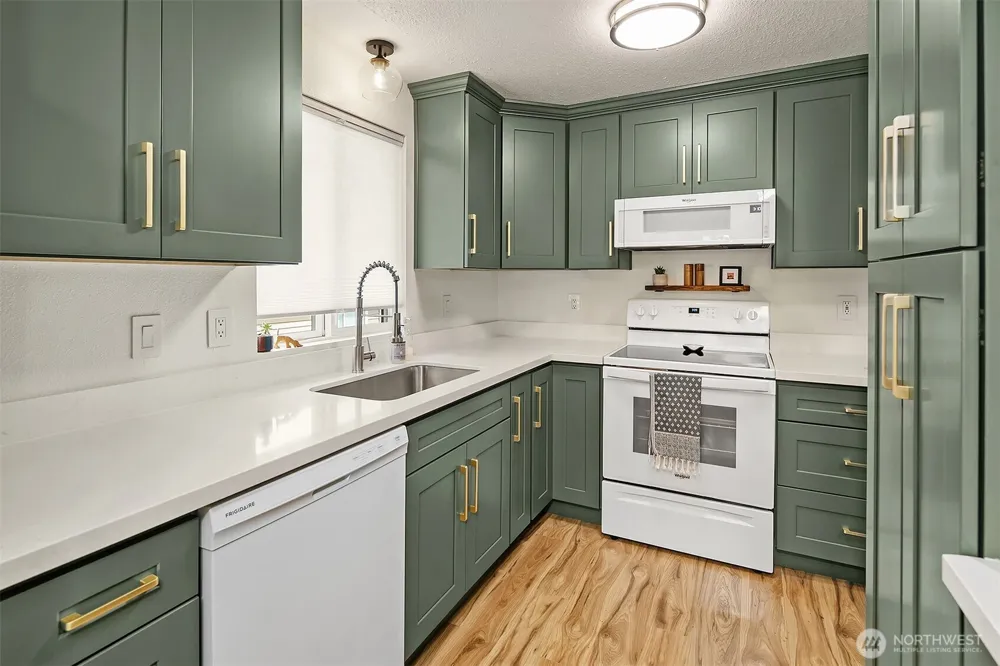 21105 80th Avenue W #104 Edmonds, WA 98026