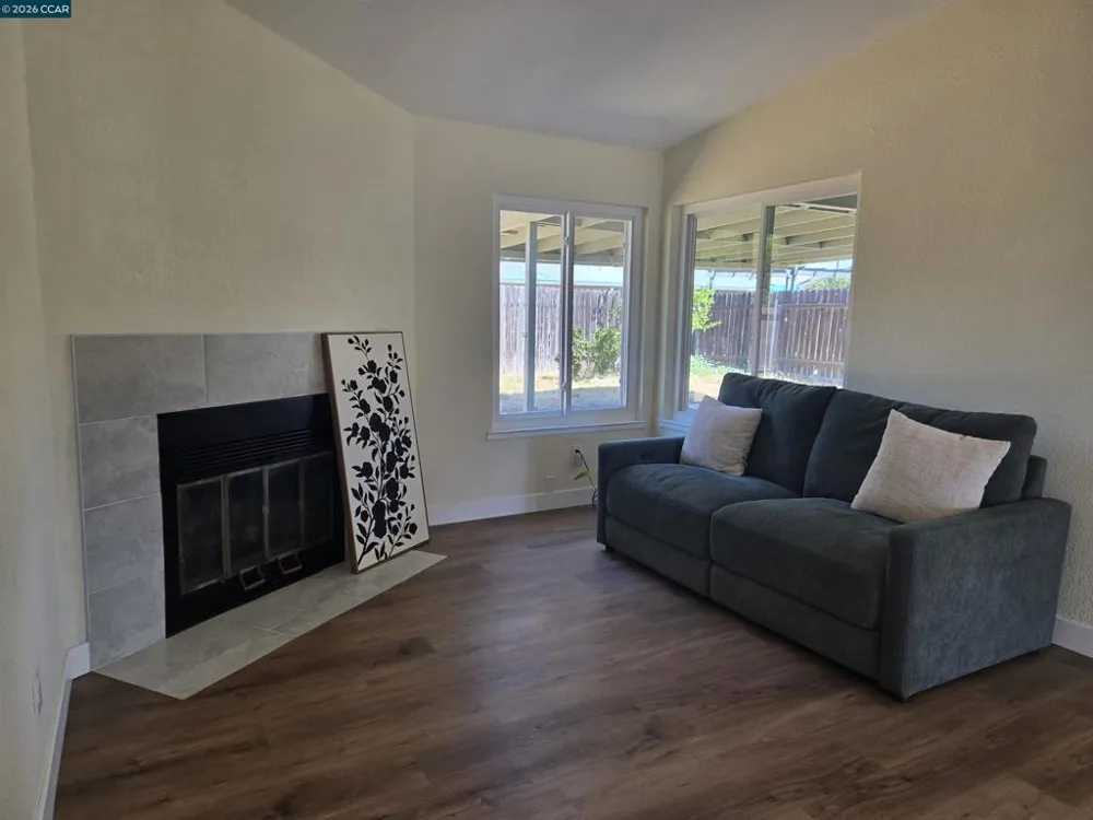 2817 Provo Way Sacramento, CA 95822