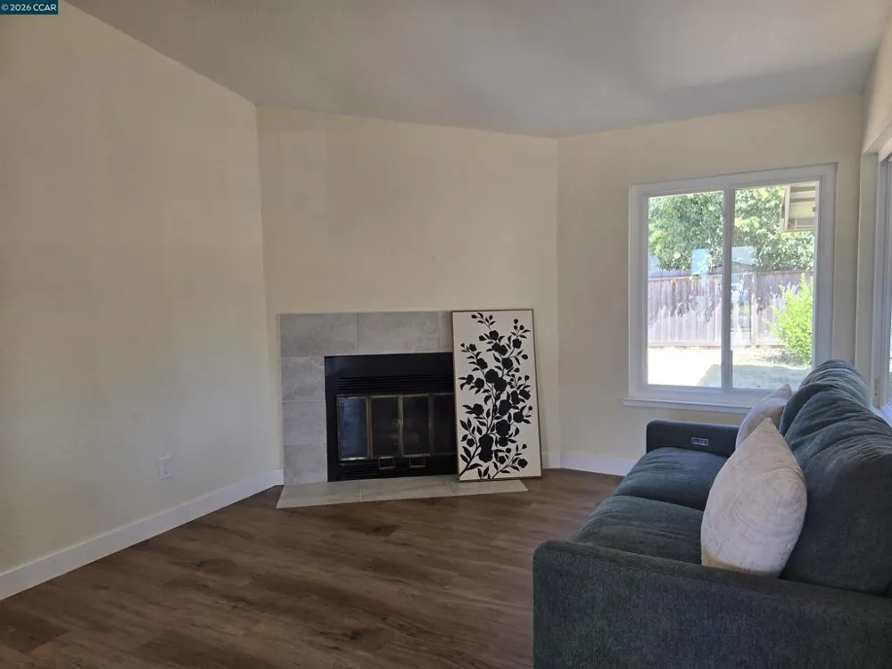 2817 Provo Way Sacramento, CA 95822