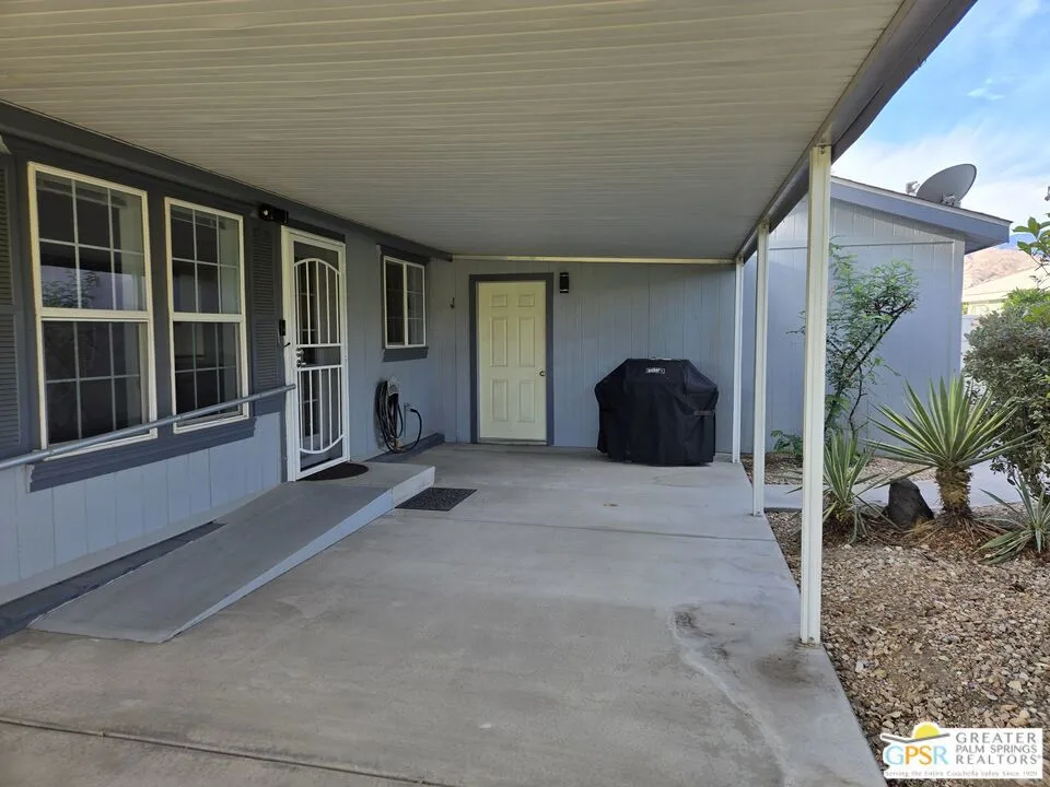 208 Marisma Way Cathedral City, CA 92234