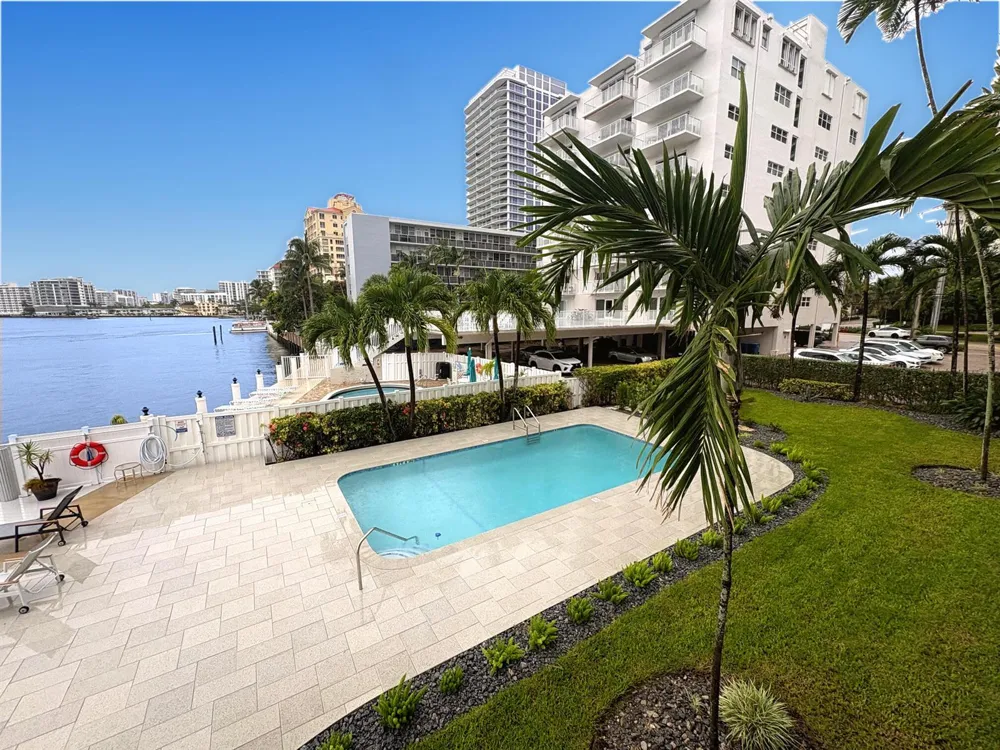 9 BIRCH ROAD #402 Fort Lauderdale, FL 33304