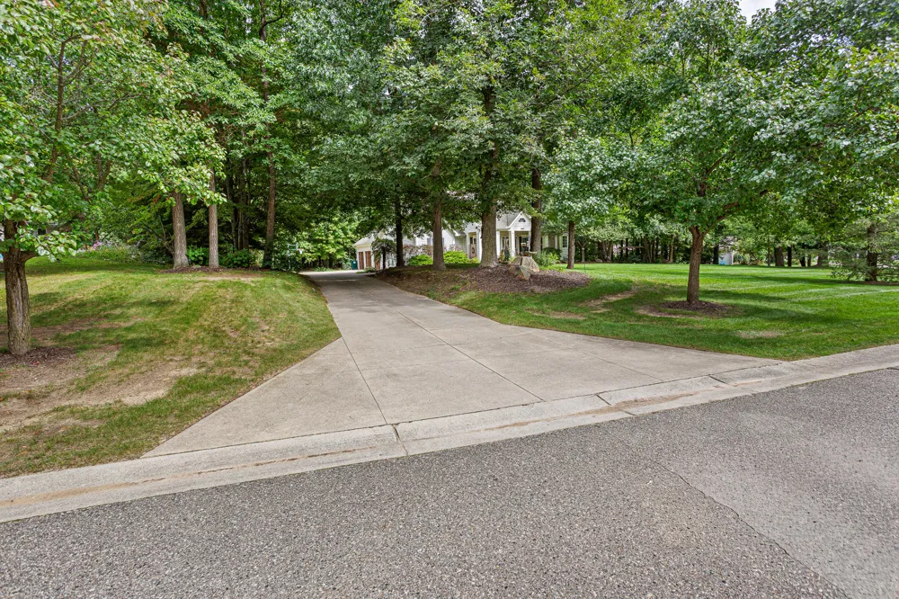4861 Hidden Hills Circle Howell, MI 48855