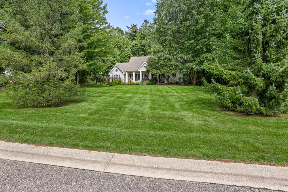 4861 Hidden Hills Circle Howell, MI 48855