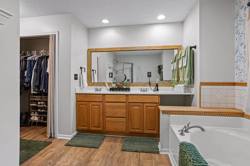 4861 Hidden Hills Circle Howell, MI 48855