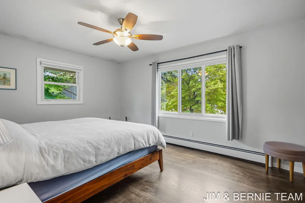 18019 Mohawk Drive Spring Lake, MI 49456