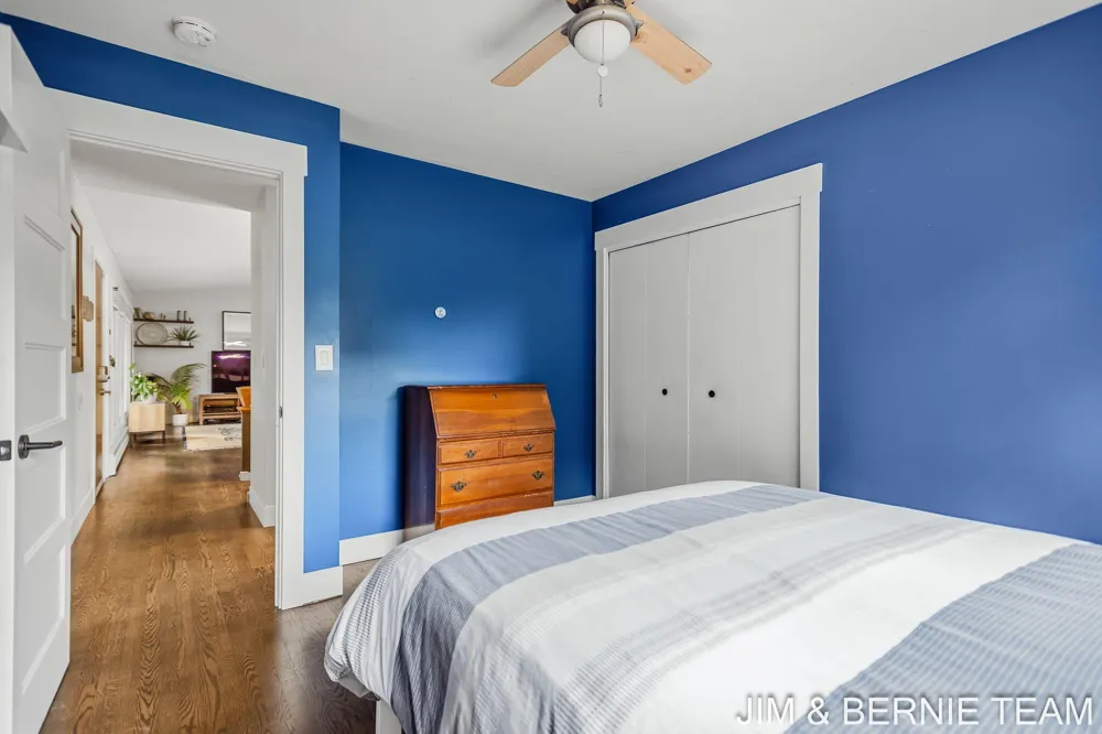 18019 Mohawk Drive Spring Lake, MI 49456
