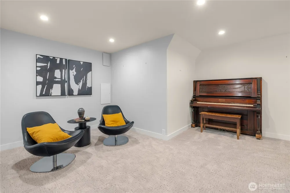 12015 Dayton Avenue Seattle, WA 98133