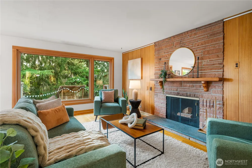 12015 Dayton Avenue Seattle, WA 98133