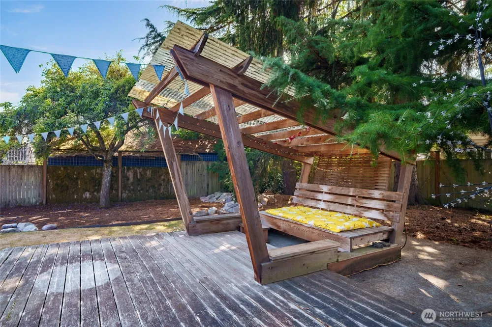 12015 Dayton Avenue Seattle, WA 98133