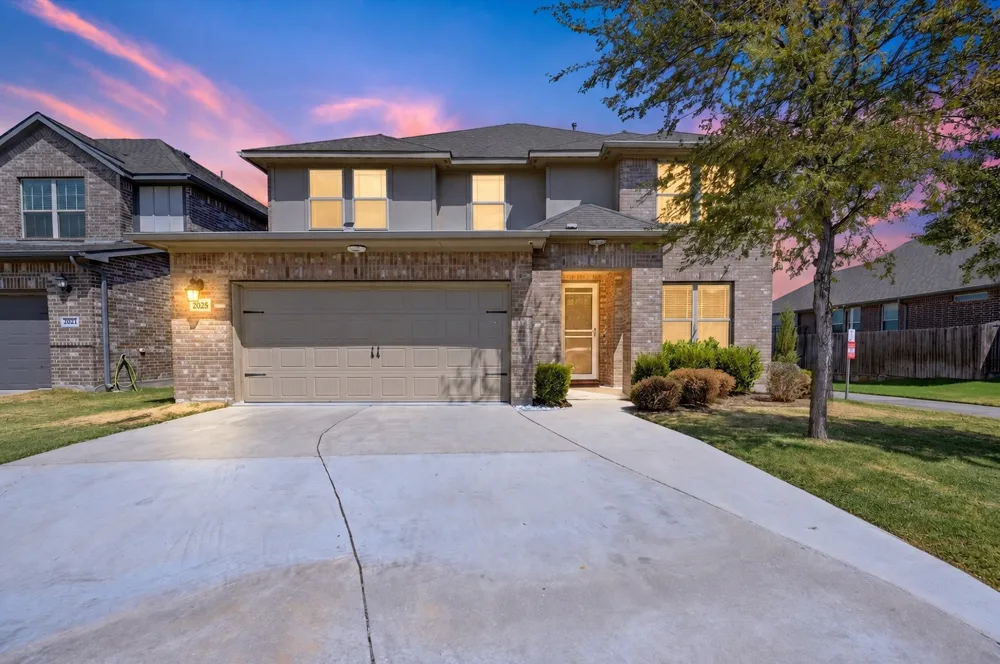 2025 Lake Front Trail Garland, TX 75043