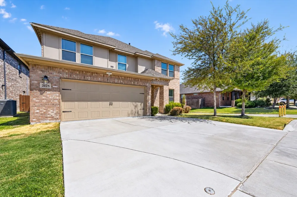 2025 Lake Front Trail Garland, TX 75043