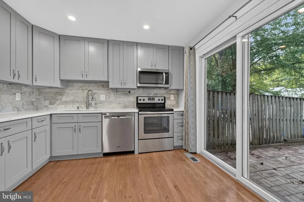 11870 ABERCORN COURT Reston, VA 20191