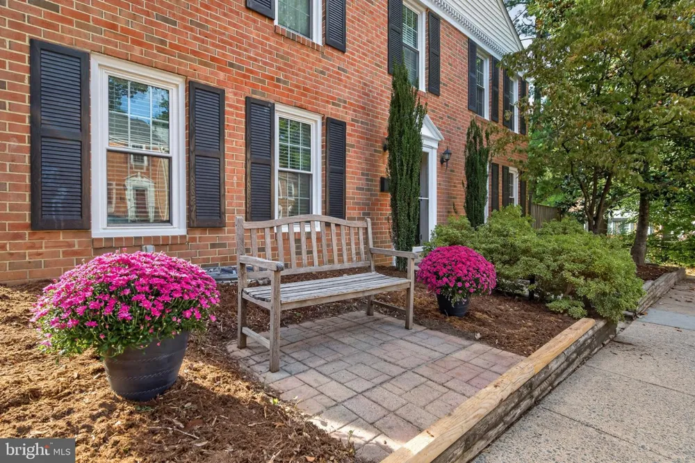 11870 ABERCORN COURT Reston, VA 20191