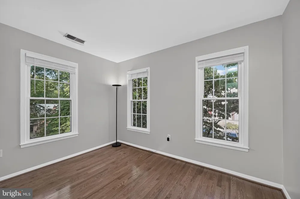 11870 ABERCORN COURT Reston, VA 20191