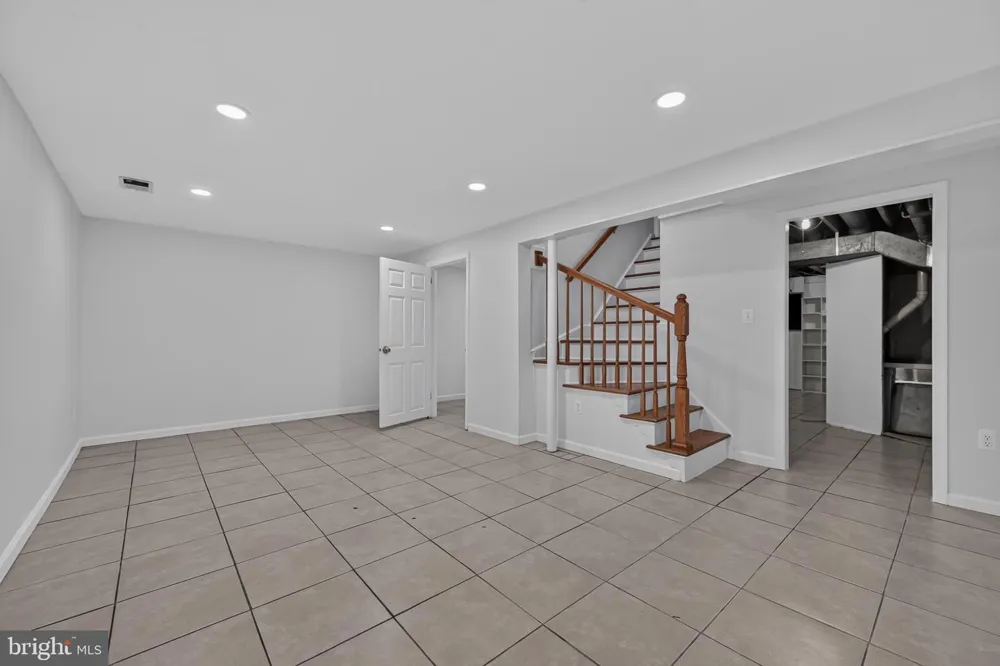 11870 ABERCORN COURT Reston, VA 20191