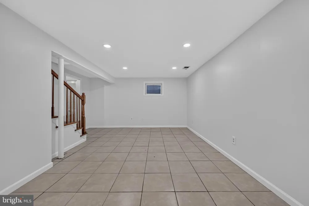 11870 ABERCORN COURT Reston, VA 20191