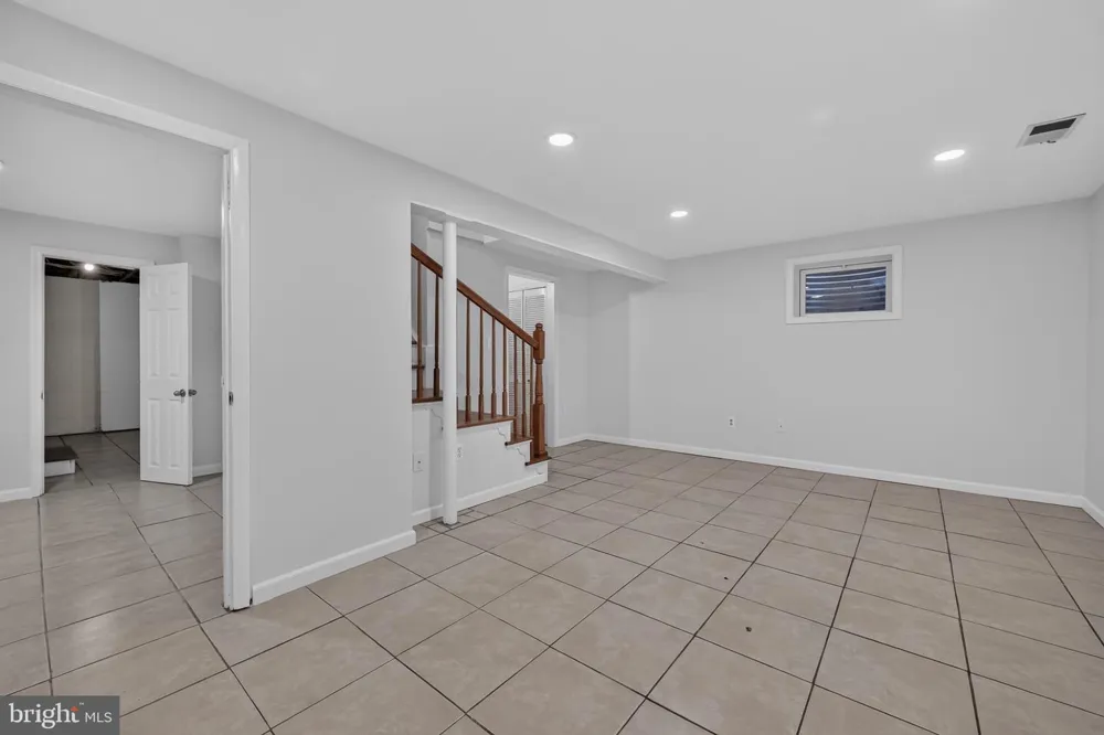 11870 ABERCORN COURT Reston, VA 20191
