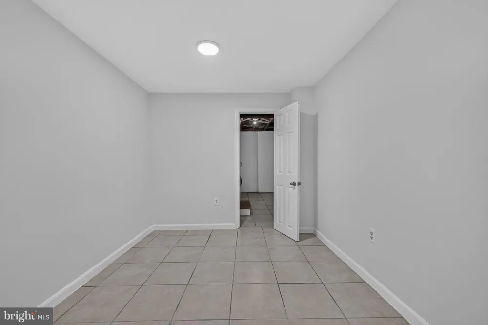 11870 ABERCORN COURT Reston, VA 20191