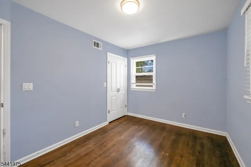 101 Pinecrest Ter Wayne, NJ 07470