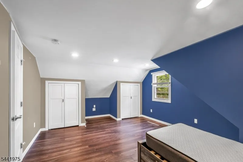 101 Pinecrest Ter Wayne, NJ 07470