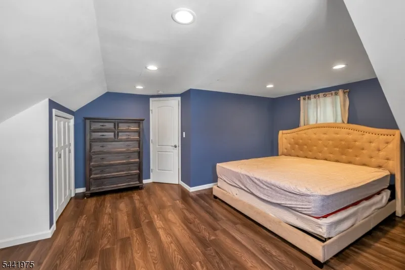 101 Pinecrest Ter Wayne, NJ 07470