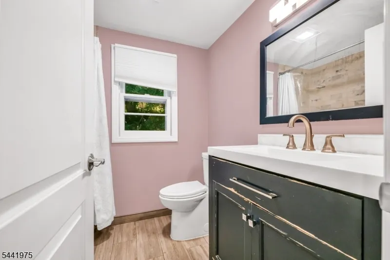 101 Pinecrest Ter Wayne, NJ 07470
