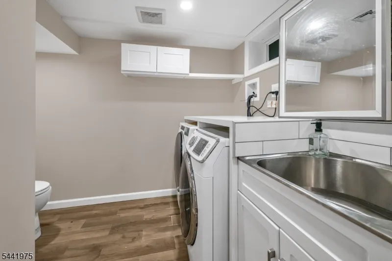 101 Pinecrest Ter Wayne, NJ 07470