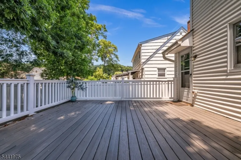 101 Pinecrest Ter Wayne, NJ 07470