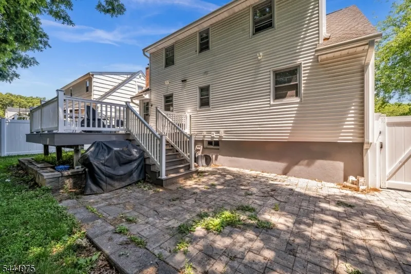 101 Pinecrest Ter Wayne, NJ 07470