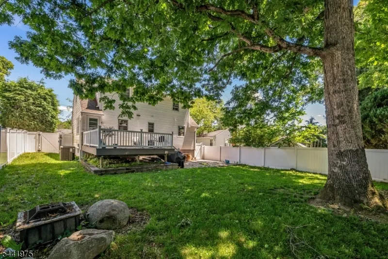 101 Pinecrest Ter Wayne, NJ 07470