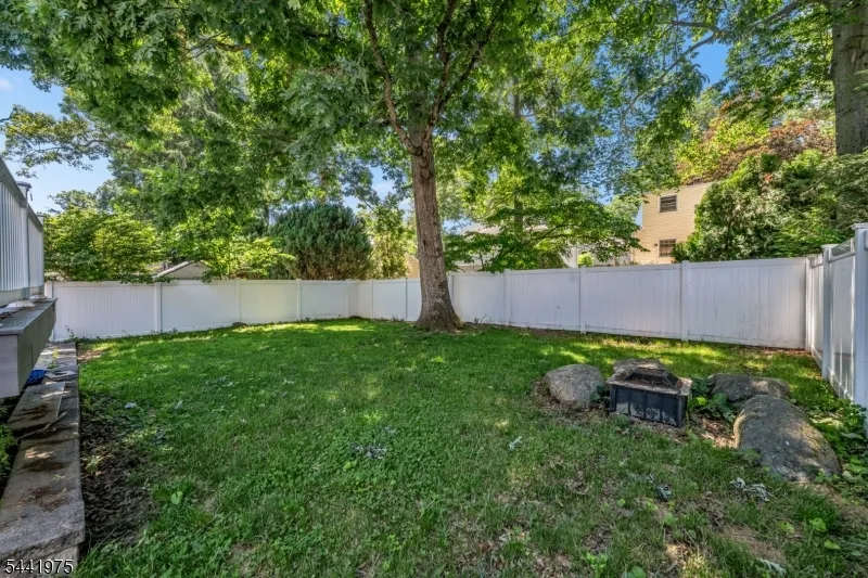101 Pinecrest Ter Wayne, NJ 07470