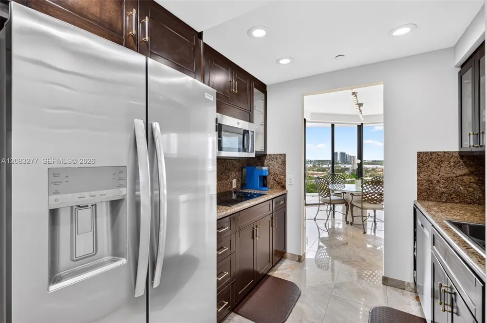 2800 Island Blvd #1202 Aventura, FL 33160
